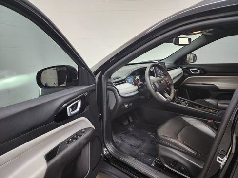 Used 2023 Jeep Compass Limited AWD/4WD image 12