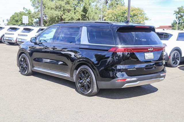 Used 2024 Kia Carnival SX Prestige FWD image 2