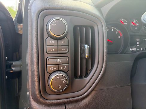 New 2026 Chevrolet Silverado 1500 Custom Trail Boss w/ LPO, Dark Essentials Package AWD/4WD image 17