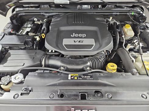 Used 2017 Jeep Wrangler Unlimited Rubicon AWD/4WD image 20