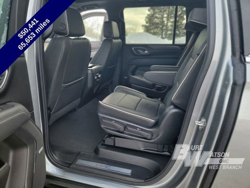 Used 2023 GMC Yukon XL SLT w/ SLT Premium Package image 22