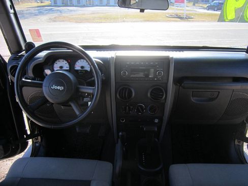 Used 2009 Jeep Wrangler X image 10