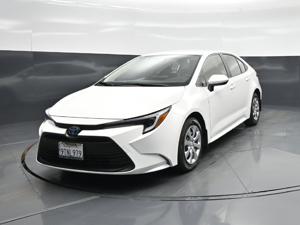 Used 2025 Toyota Corolla LE w/ Carpet Mat Package (TMS) FWD image 54