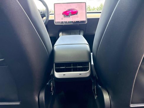 Used 2023 Tesla Model Y Long Range AWD/4WD image 25
