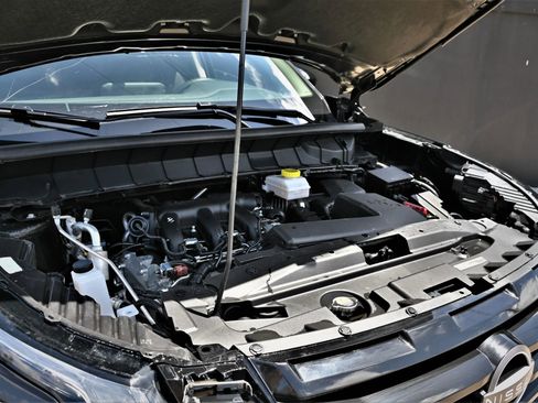 Used 2025 Nissan Pathfinder S FWD image 17