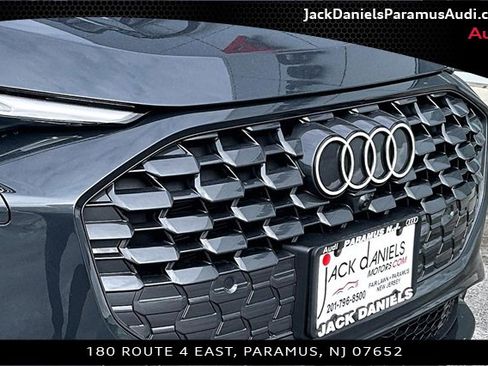 Used 2025 Audi Q5 Premium w/ Convenience Package image 26