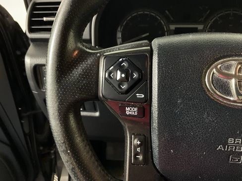 Used 2018 Toyota 4Runner TRD Off-Road AWD/4WD image 27