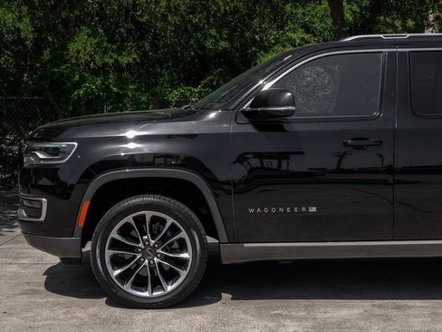 Used 2022 Jeep Wagoneer Series III w/ Premium Group I image 22