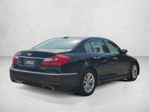 Used 2013 Hyundai Genesis 3.8 RWD image 5