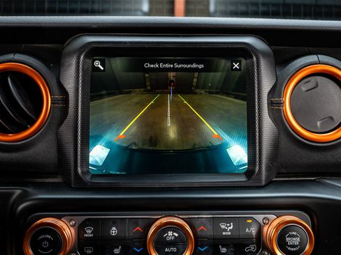 Used 2021 Jeep Gladiator Overland AWD/4WD image 25