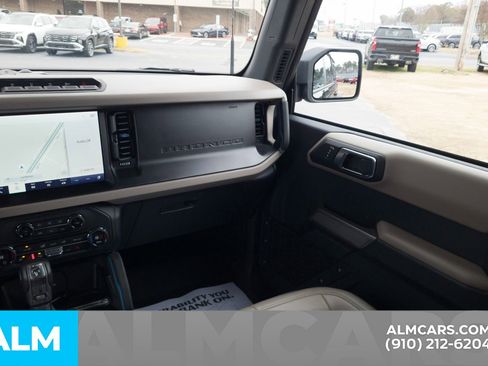 Used 2023 Ford Bronco Wildtrak image 19