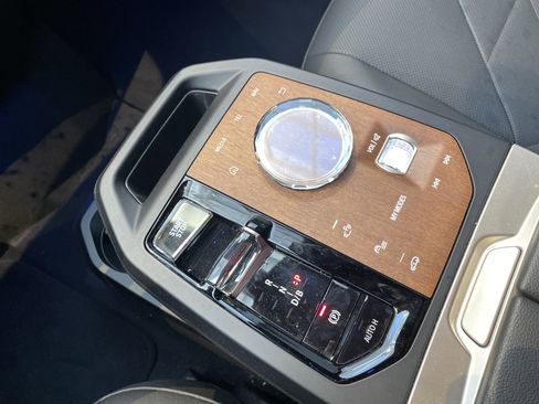 Used 2023 BMW iX xDrive50 w/ Premium Package image 33