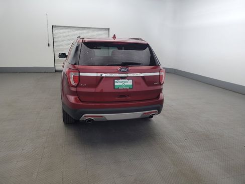 Used 2016 Ford Explorer XLT w/ Equipment Group 202A AWD/4WD image 6
