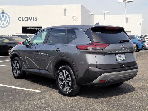 Used 2023 Nissan Rogue SV FWD image 8