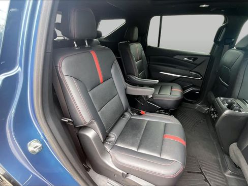 Used 2024 Chevrolet Traverse RS FWD image 21