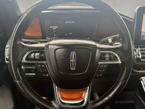 Used 2019 Lincoln Navigator Reserve AWD/4WD image 24