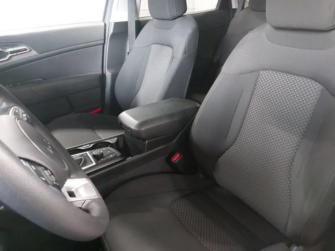 Used 2023 Kia Sportage LX AWD/4WD image 14