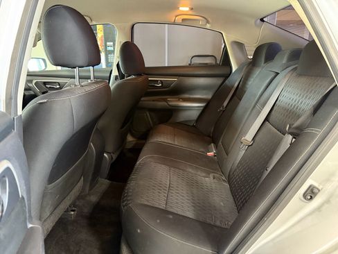 Used 2018 Nissan Altima 2.5 SV FWD image 12