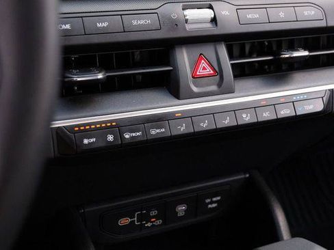 Used 2025 Kia K4 FWD image 18