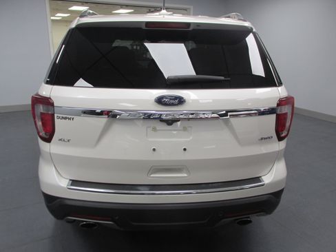 Certified 2018 Ford Explorer XLT w/ Equipment Group 202A image 5
