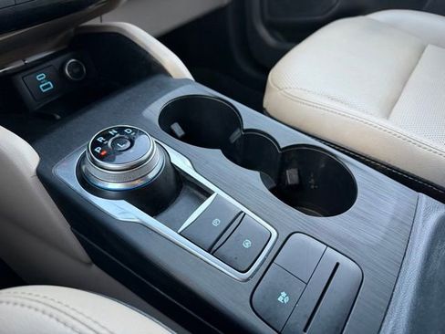 Used 2021 Ford Escape SEL w/ Technology Package image 31