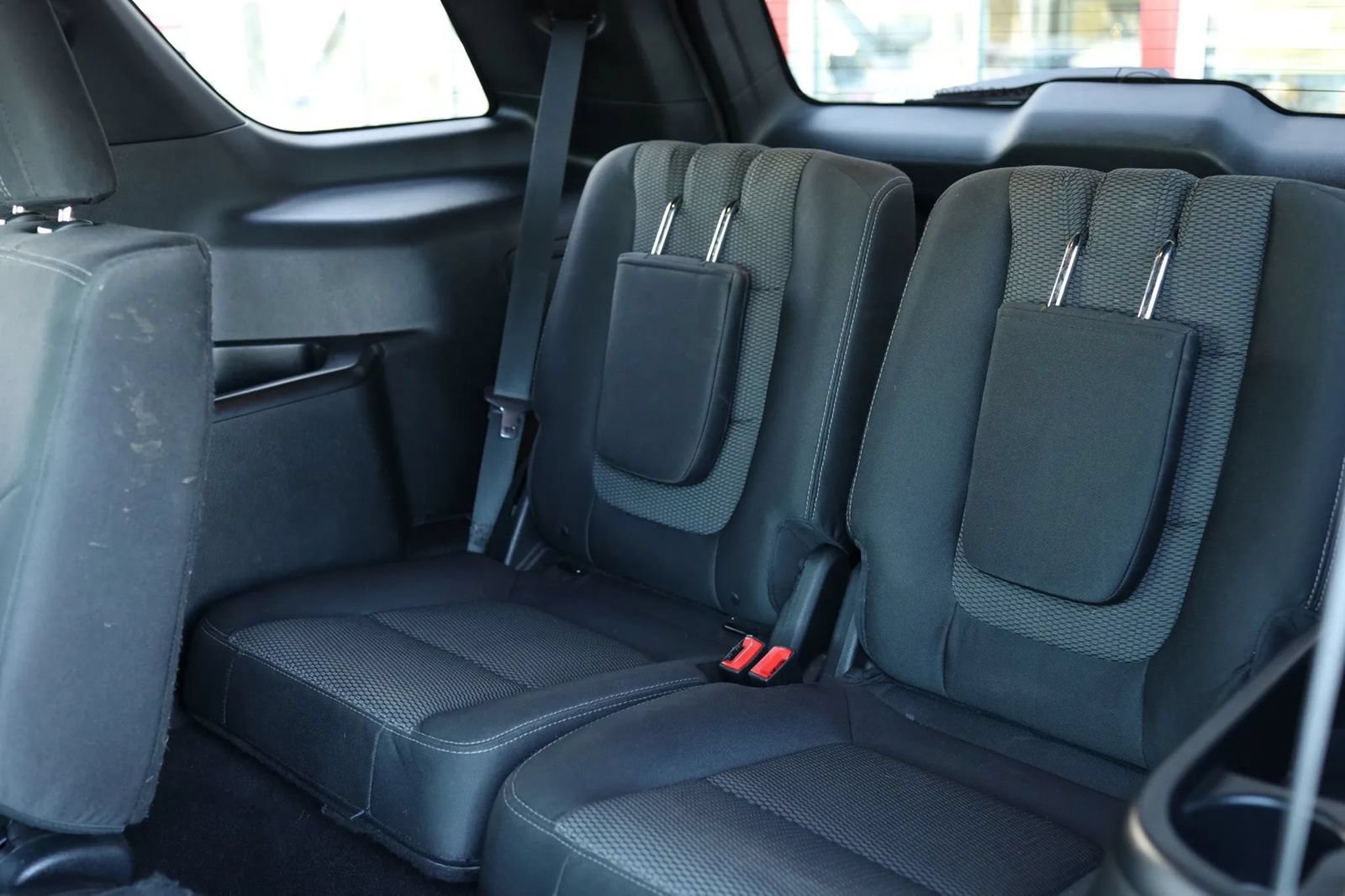 Used 2018 Ford Explorer XLT w/ Equipment Group 201A FWD image 36