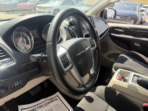 Used 2012 Chrysler Town & Country Touring w/ Entertainment Group #1 FWD image 36
