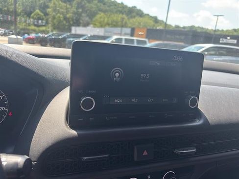 Used 2023 Honda HR-V LX image 19