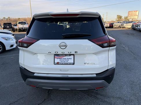 Used 2023 Nissan Rogue SV image 6