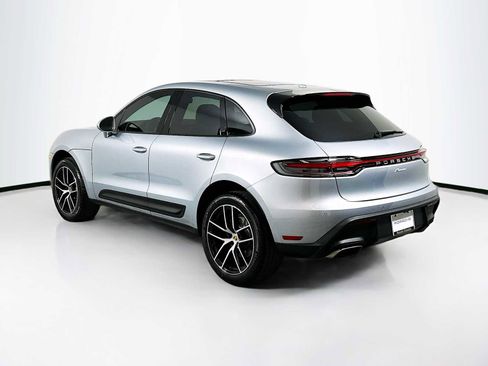 Used 2025 Porsche Macan image 3