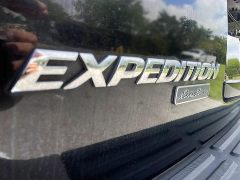 Used 2005 Ford Expedition Eddie Bauer RWD image 10