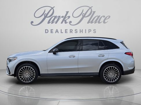 Used 2026 Mercedes-Benz GLC 300 image 2