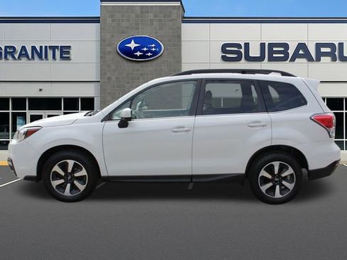 Used 2017 Subaru Forester 2.5i Limited AWD/4WD image 6