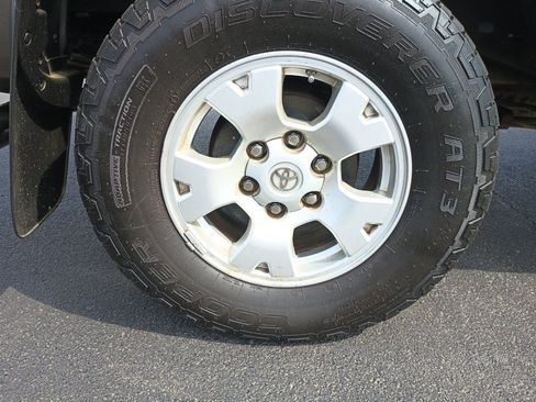 Used 2013 Toyota Tacoma 4x4 Double Cab w/ SR5 Pkg image 31