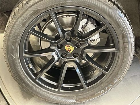 Used 2018 Porsche Macan S AWD/4WD image 13