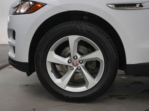 Used 2020 Jaguar F-PACE Premium image 30