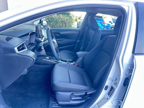 Used 2025 Toyota Corolla LE image 36