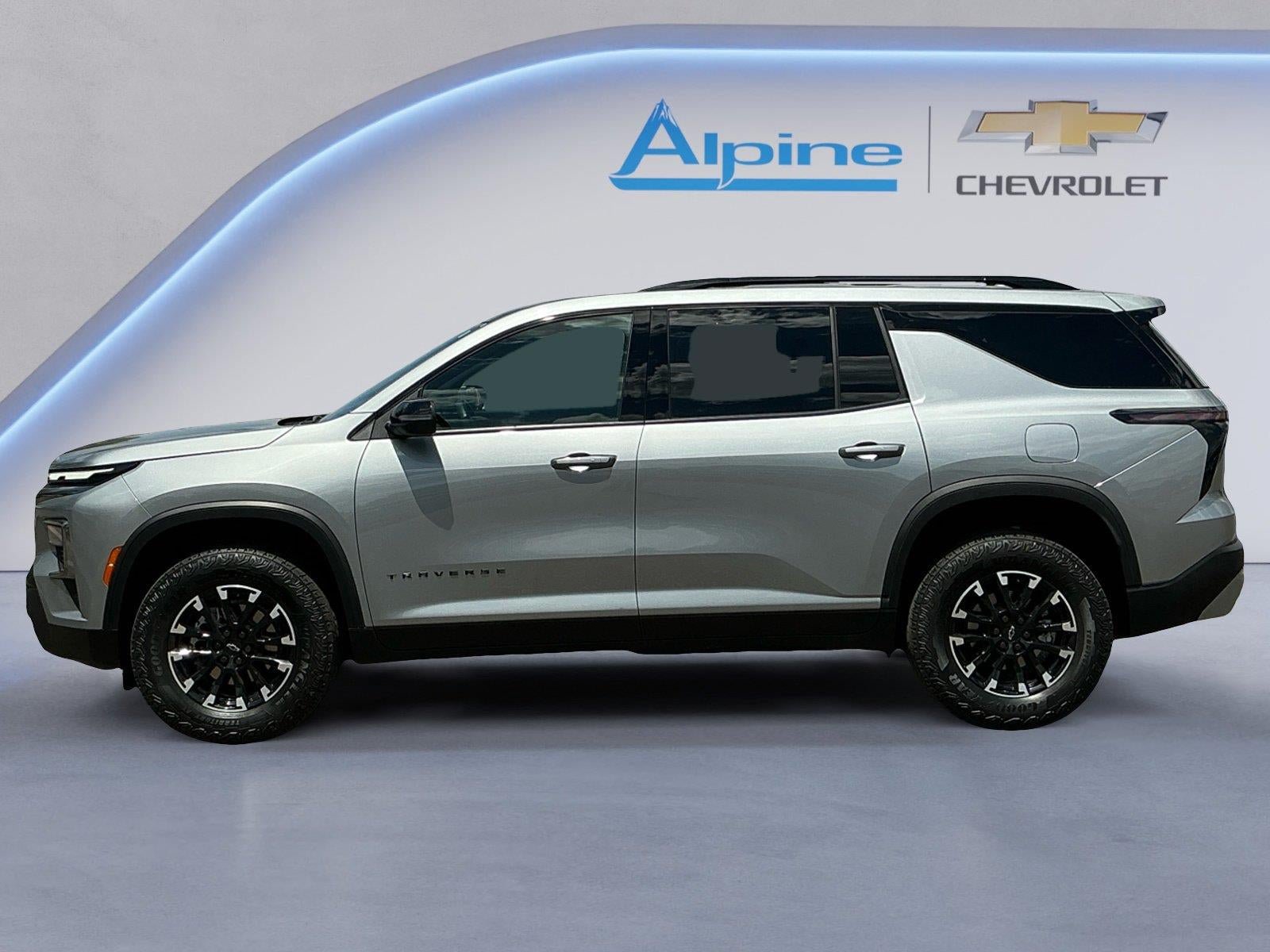 Used 2025 Chevrolet Traverse Z71 AWD/4WD image 2