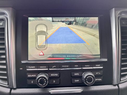 Used 2015 Porsche Macan Turbo image 13