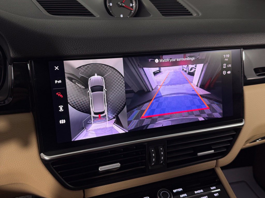 Certified 2023 Porsche Cayenne AWD/4WD image 30