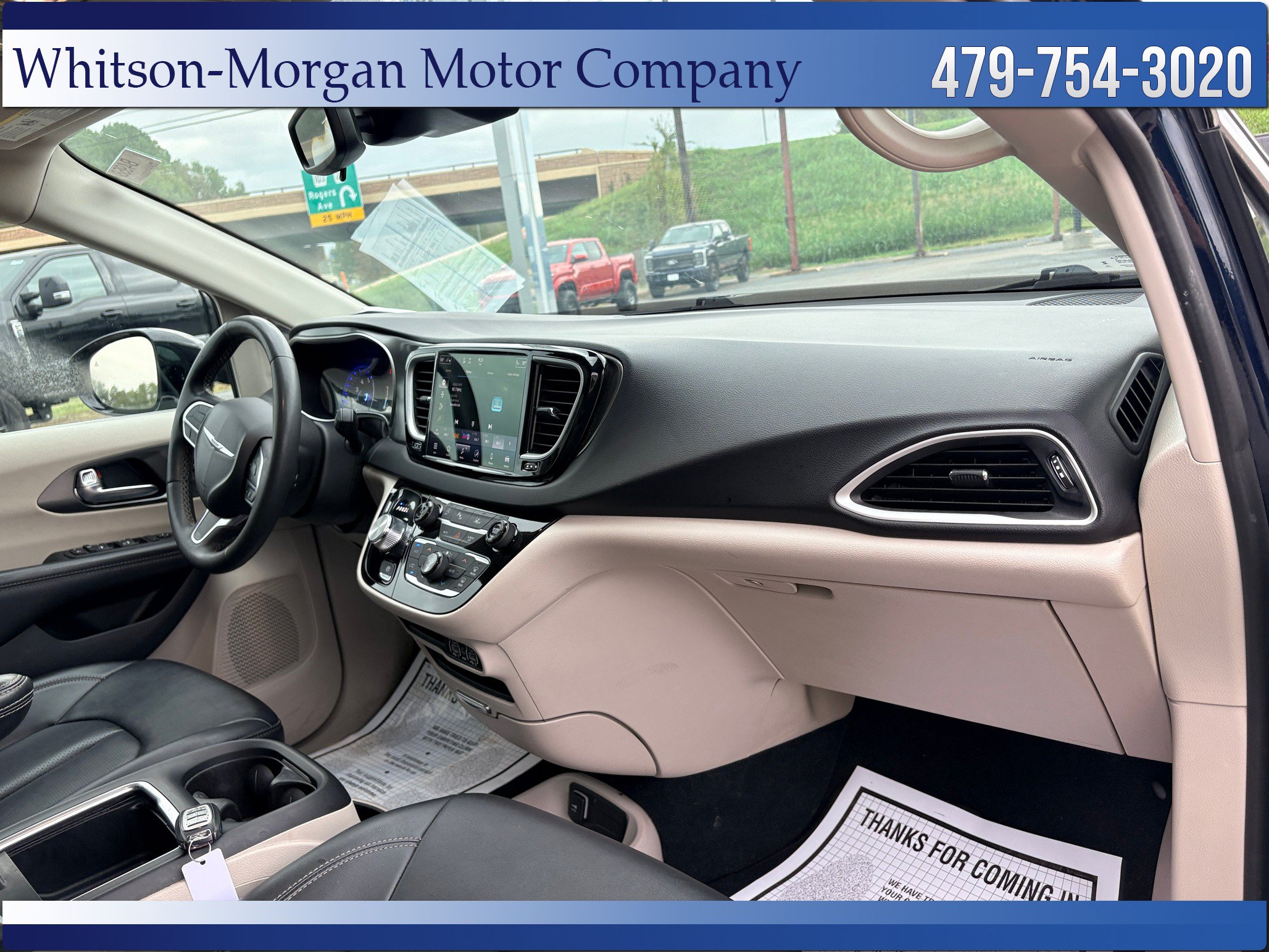 Used 2024 Chrysler Pacifica Touring-L FWD image 41