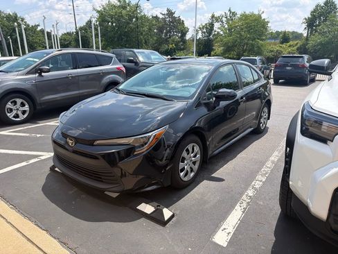 Used 2023 Toyota Corolla LE w/ Carpet Mat Package (TMS) FWD image 1