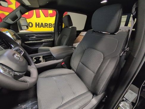 New 2026 RAM 1500 4x4 Crew Cab image 15