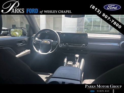 Used 2024 Chevrolet Colorado LT RWD image 11