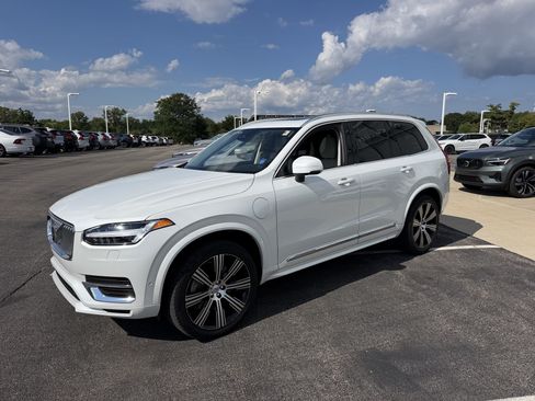 Used 2023 Volvo XC90 T8 Plus w/ Protection Package Premier AWD/4WD image 6