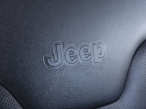 Used 2021 Jeep Compass Limited image 13