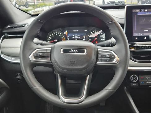 Used 2024 Jeep Compass Limited image 12