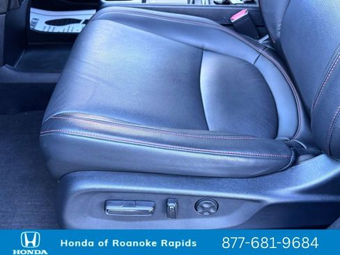 Used 2025 Honda Odyssey Sport-L image 11