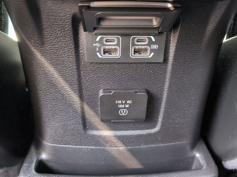 Used 2020 Jeep Wrangler Unlimited Sahara w/ Dual Top Group AWD/4WD image 30