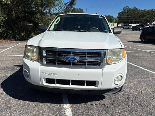 Used 2011 Ford Escape XLT FWD image 2